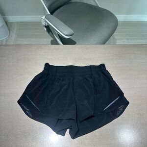 Lululemon Hotty Hot Low Rise Black 2.5 shorts - PERFECT CONDITION NEVER WORN